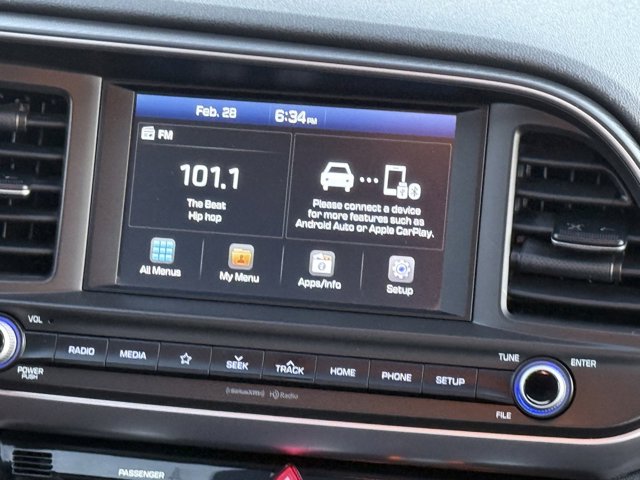 Vehicle image 21 of 26