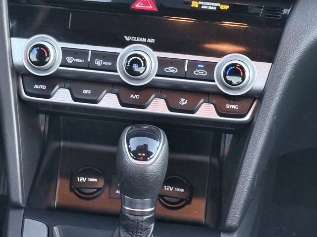 Vehicle image 22 of 26