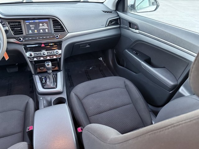 Vehicle image 16 of 26