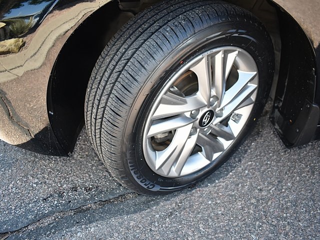 Vehicle image 14 of 40