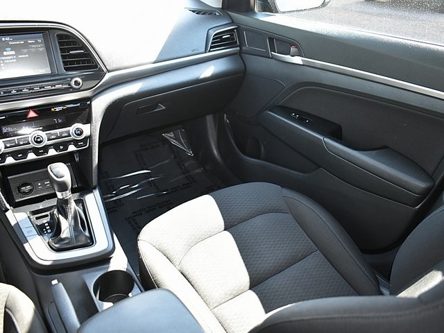 Vehicle image 25 of 40