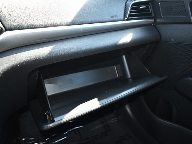 Vehicle image 34 of 40