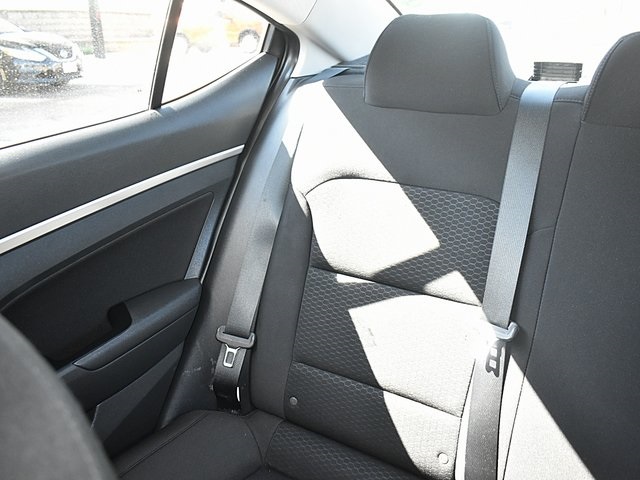 Vehicle image 18 of 40