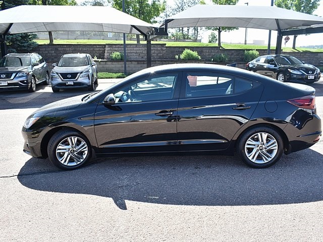 Vehicle image 10 of 40