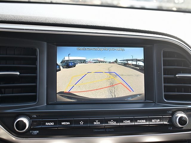 Vehicle image 28 of 40