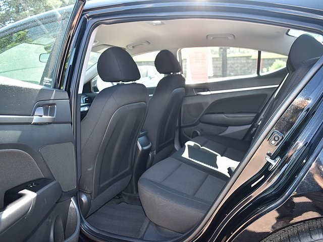 Vehicle image 21 of 40
