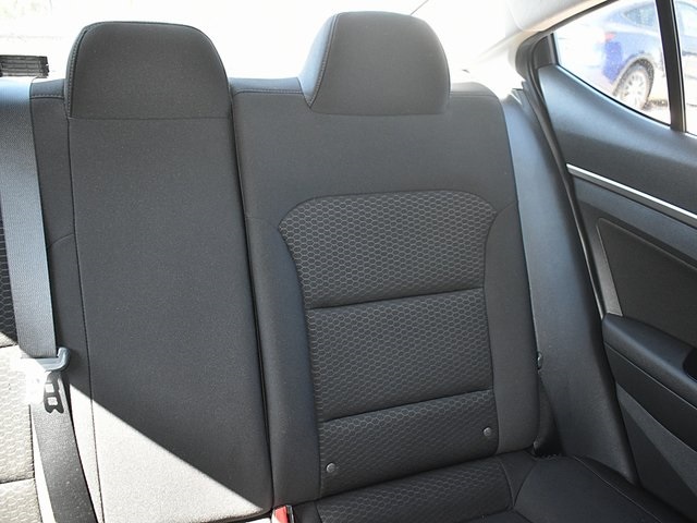 Vehicle image 19 of 40
