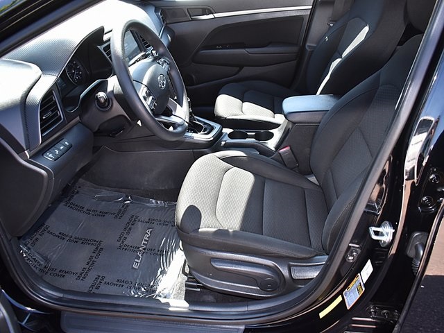 Vehicle image 16 of 40