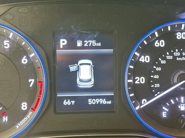 Vehicle image 12 of 28