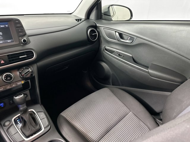 Vehicle image 21 of 28