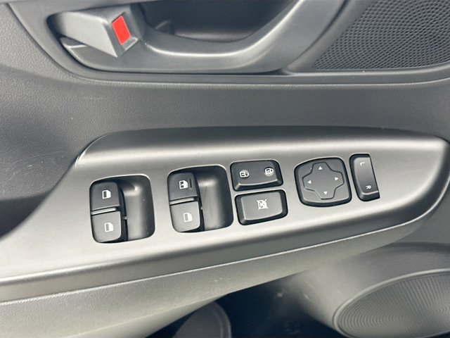 Vehicle image 17 of 28