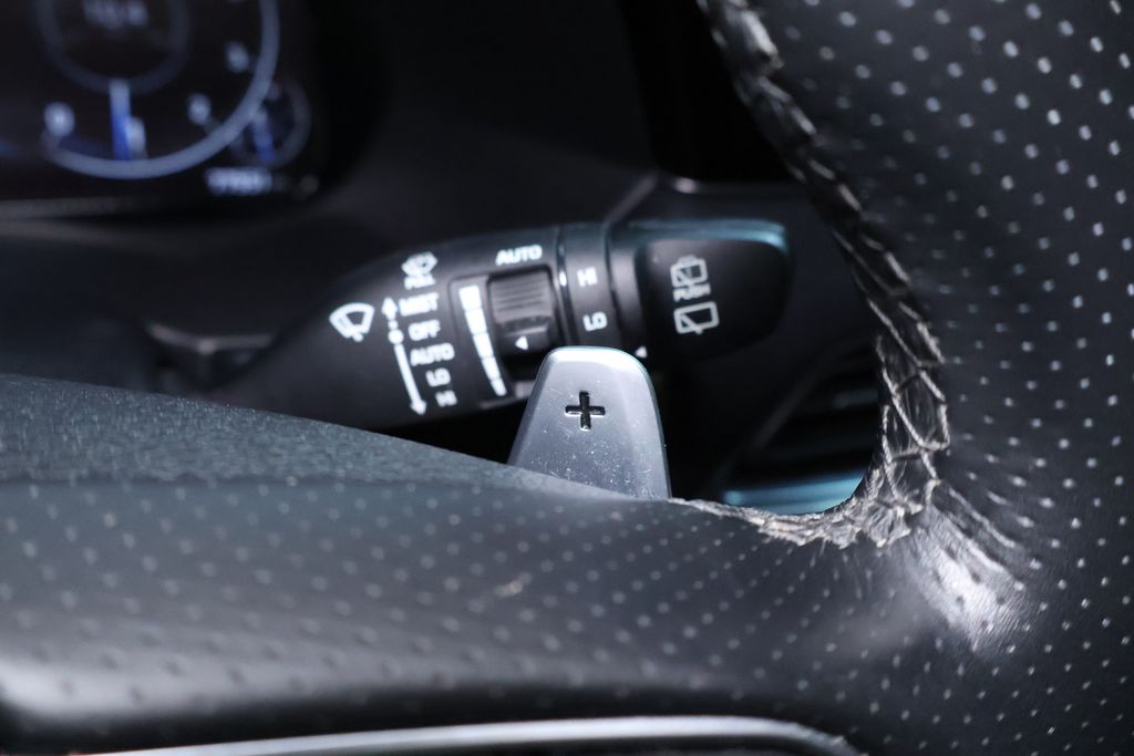 Vehicle image 25 of 43