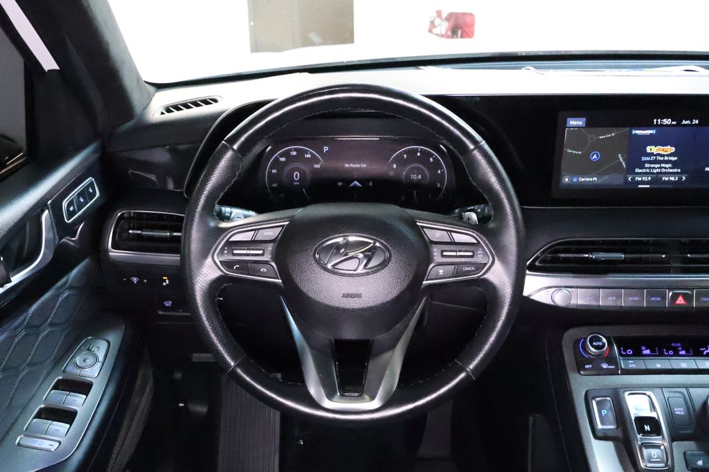 Vehicle image 14 of 43
