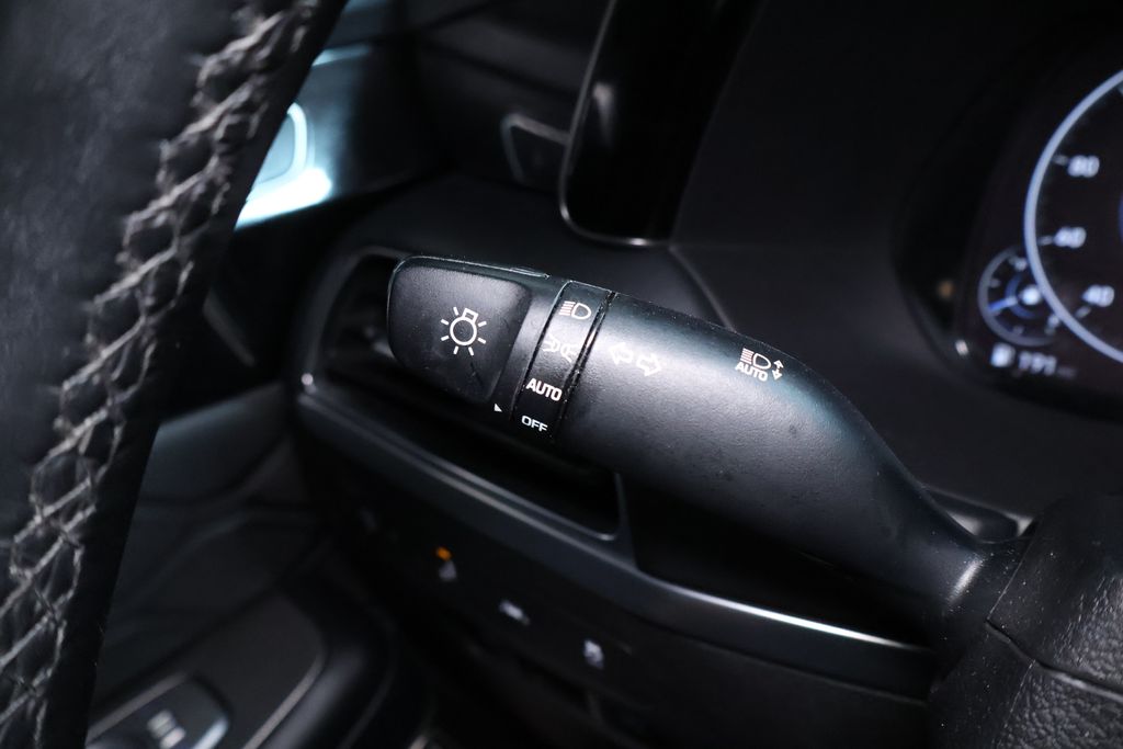 Vehicle image 26 of 43