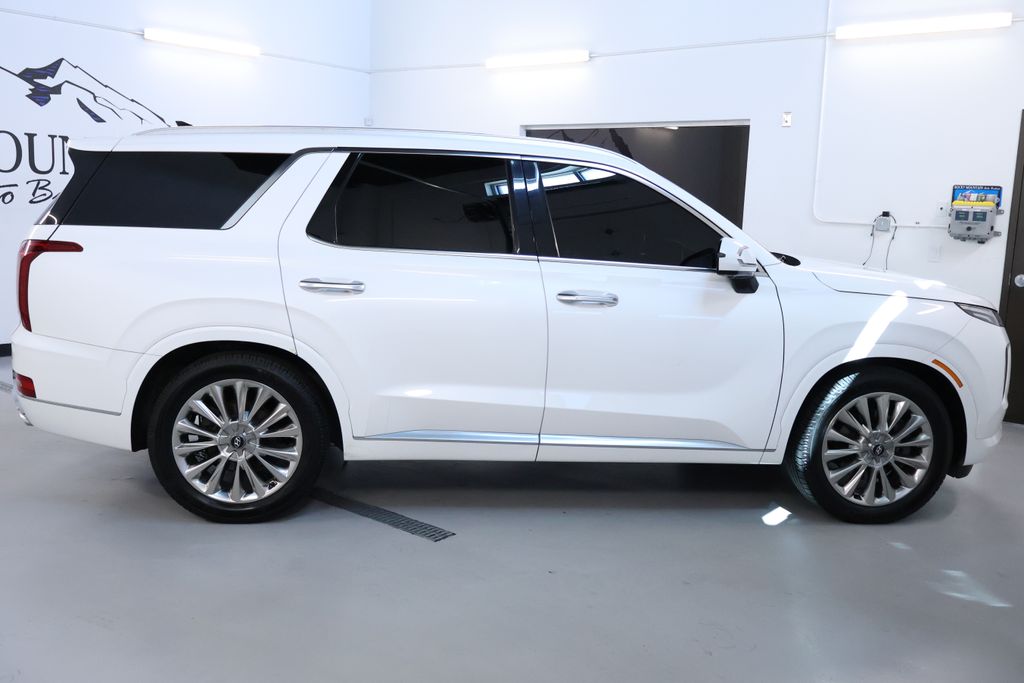 Vehicle image 4 of 43
