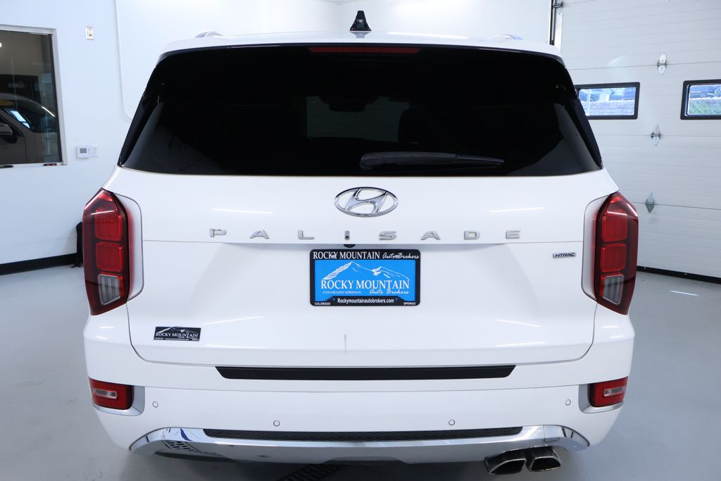 Vehicle image 6 of 43