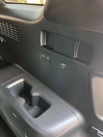 Vehicle image 43 of 46