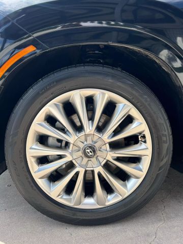 Vehicle image 14 of 46