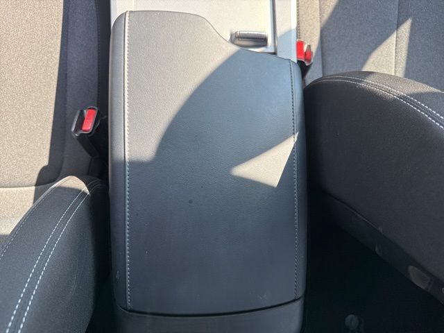 Vehicle image 34 of 42