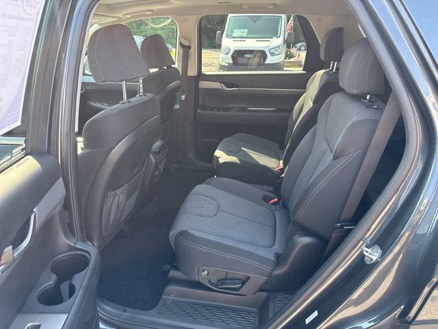 Vehicle image 15 of 42