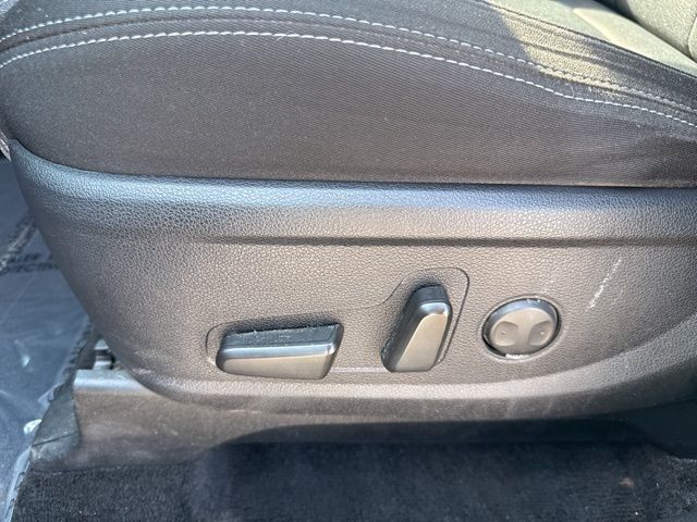 Vehicle image 41 of 42