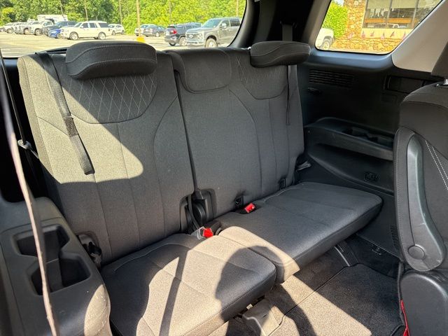 Vehicle image 14 of 42