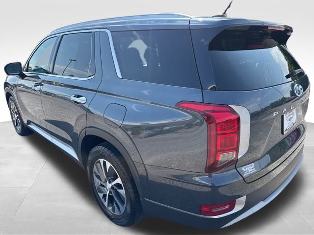 Vehicle image 7 of 42