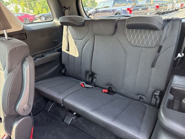 Vehicle image 16 of 42