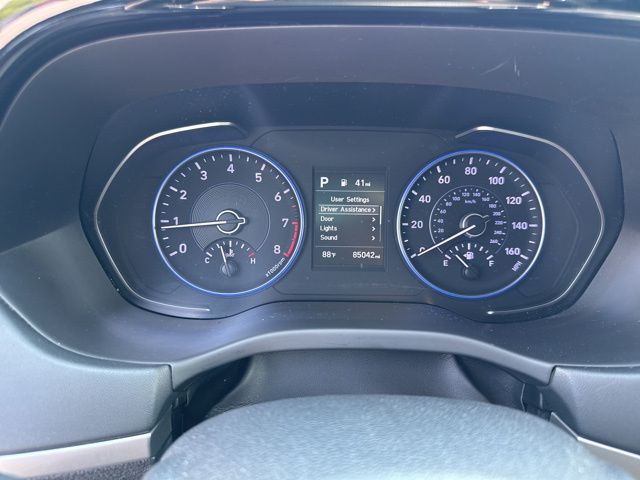 Vehicle image 21 of 42