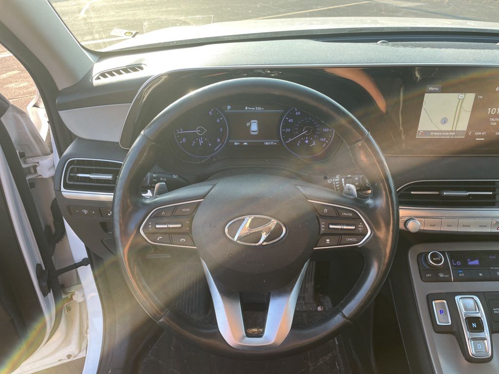 Vehicle image 14 of 22