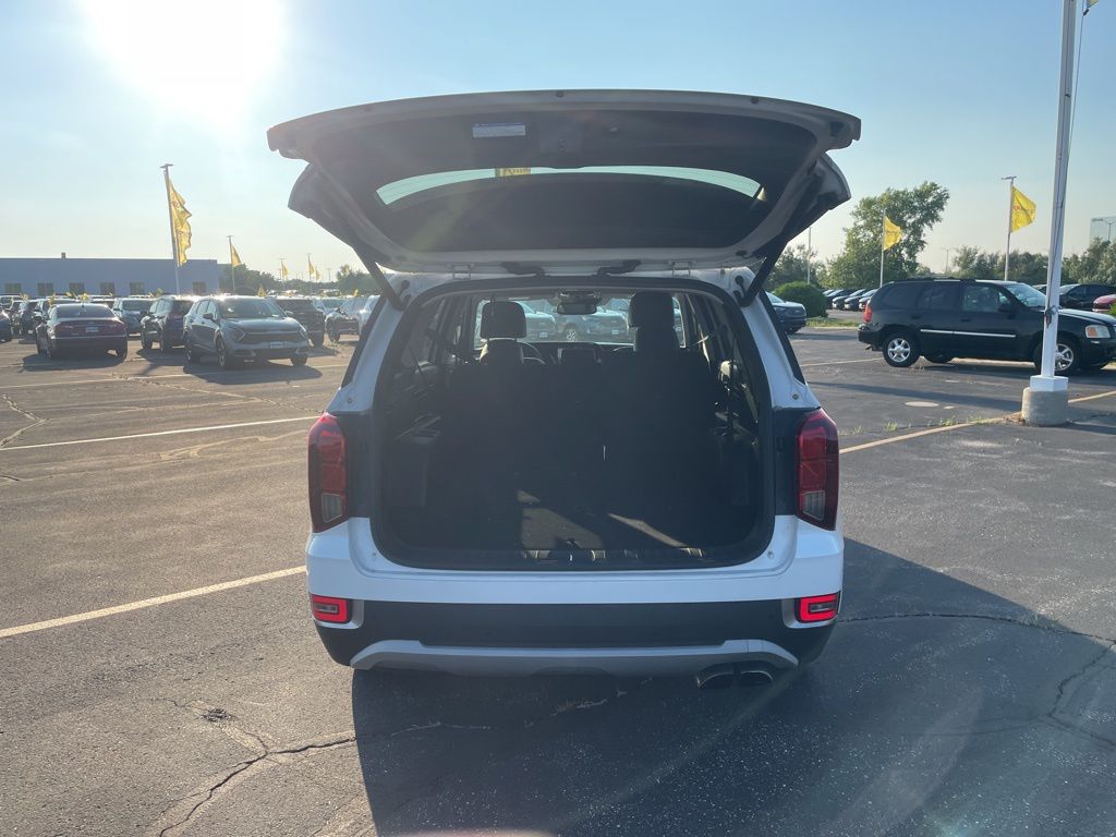 Vehicle image 11 of 22