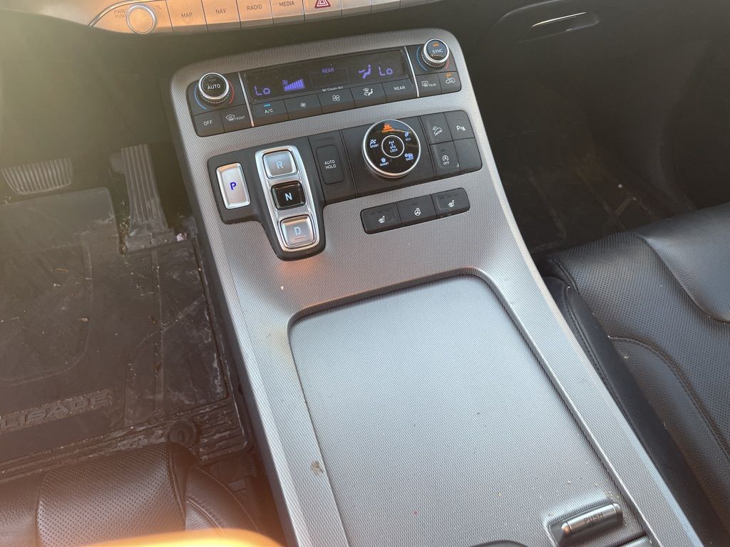 Vehicle image 16 of 22
