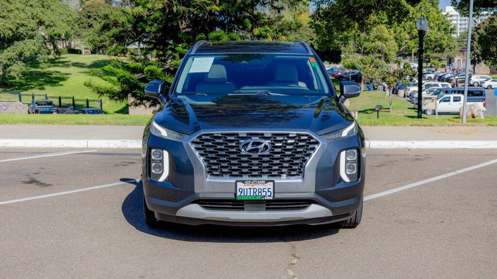 2020 Hyundai Palisade SEL Image 2 of 32