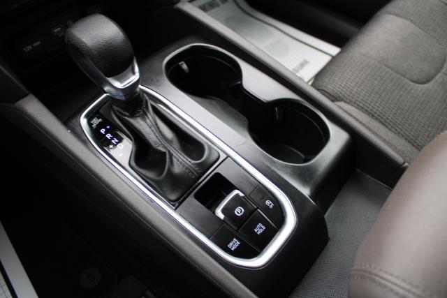 Vehicle image 23 of 36