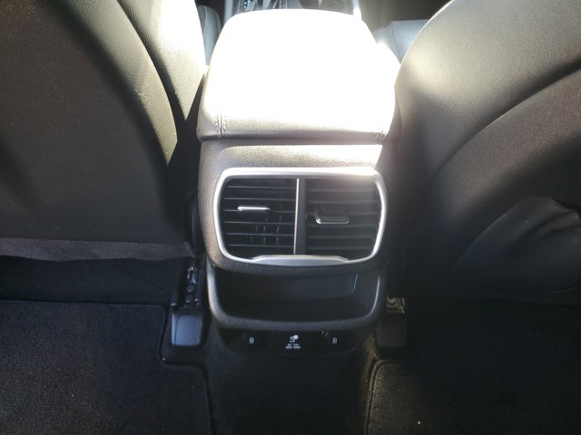 2020 Hyundai Santa Fe Limited Image 30 of 34