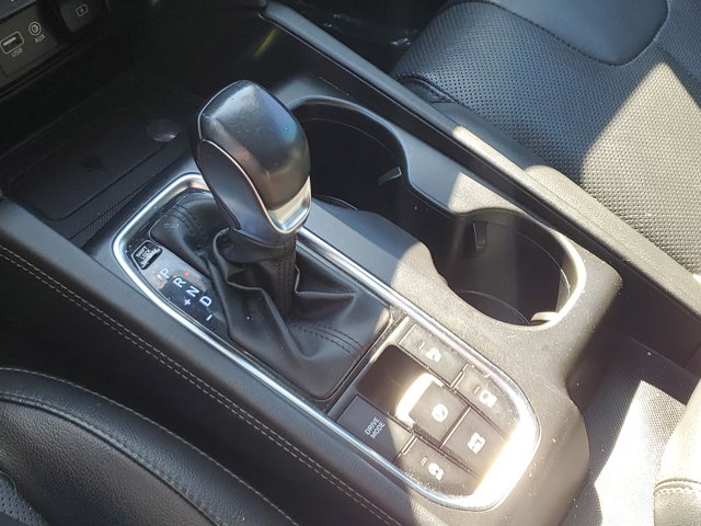 2020 Hyundai Santa Fe Limited Image 26 of 34