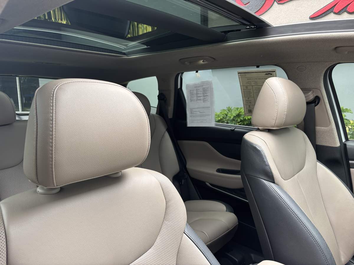 Vehicle image 9 of 26
