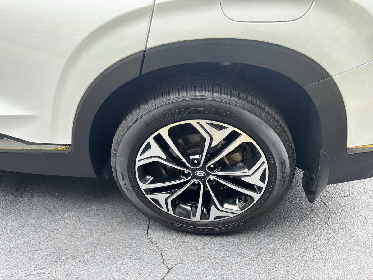Vehicle image 3 of 26
