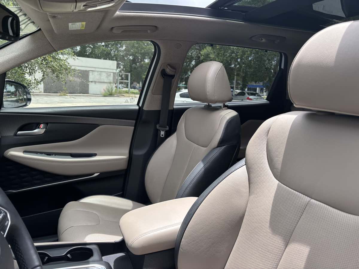 Vehicle image 11 of 26