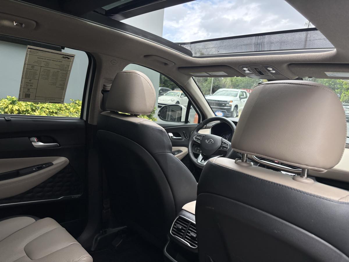 Vehicle image 21 of 26