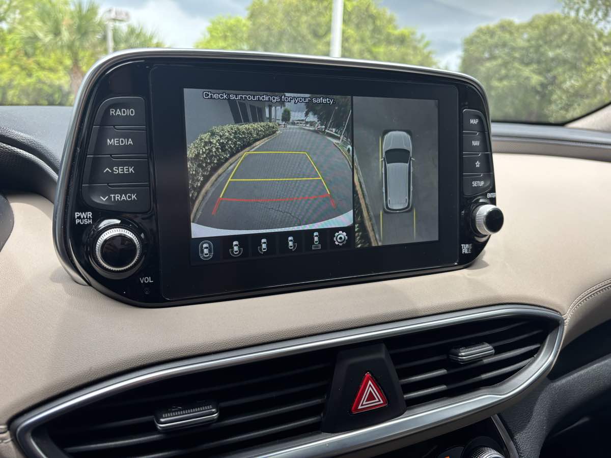 Vehicle image 15 of 26