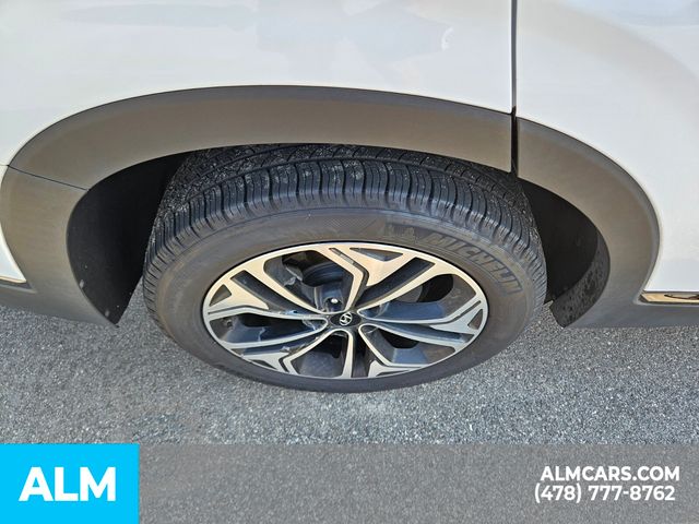 Vehicle image 10 of 25