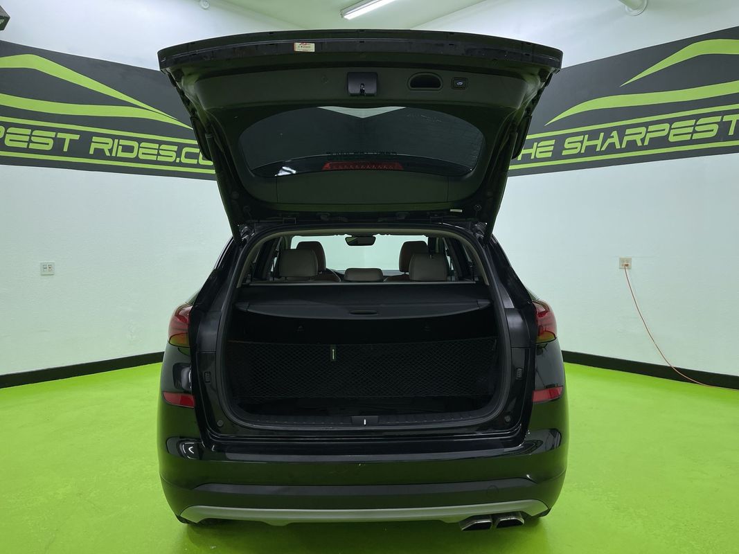 Vehicle image 11 of 29
