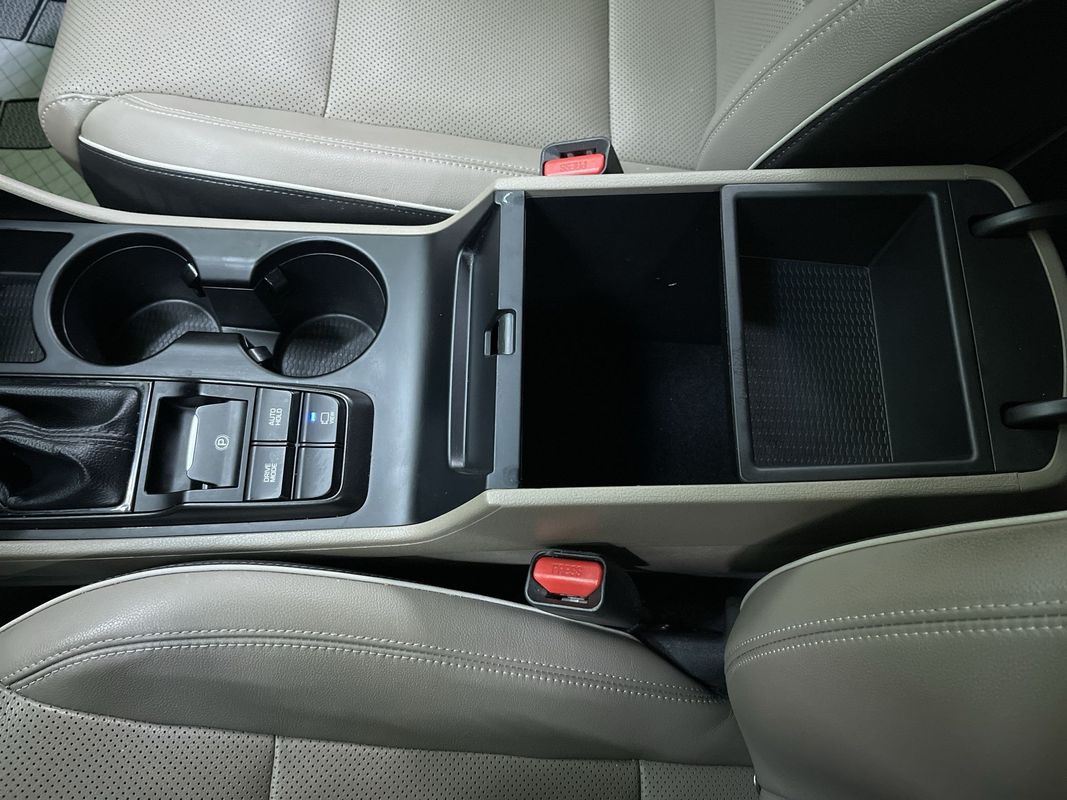 Vehicle image 25 of 29
