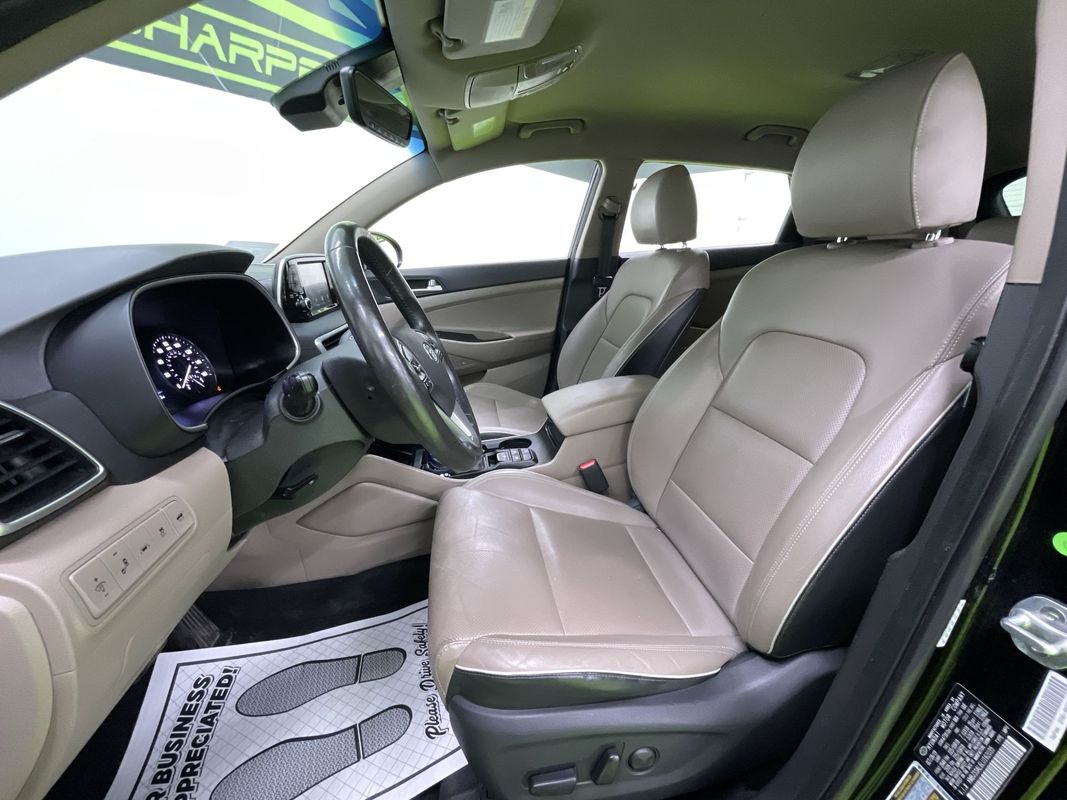 Vehicle image 17 of 29