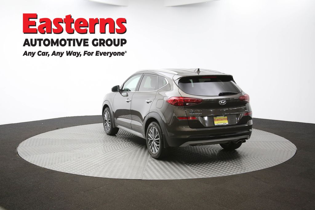 Vehicle image 31 of 61