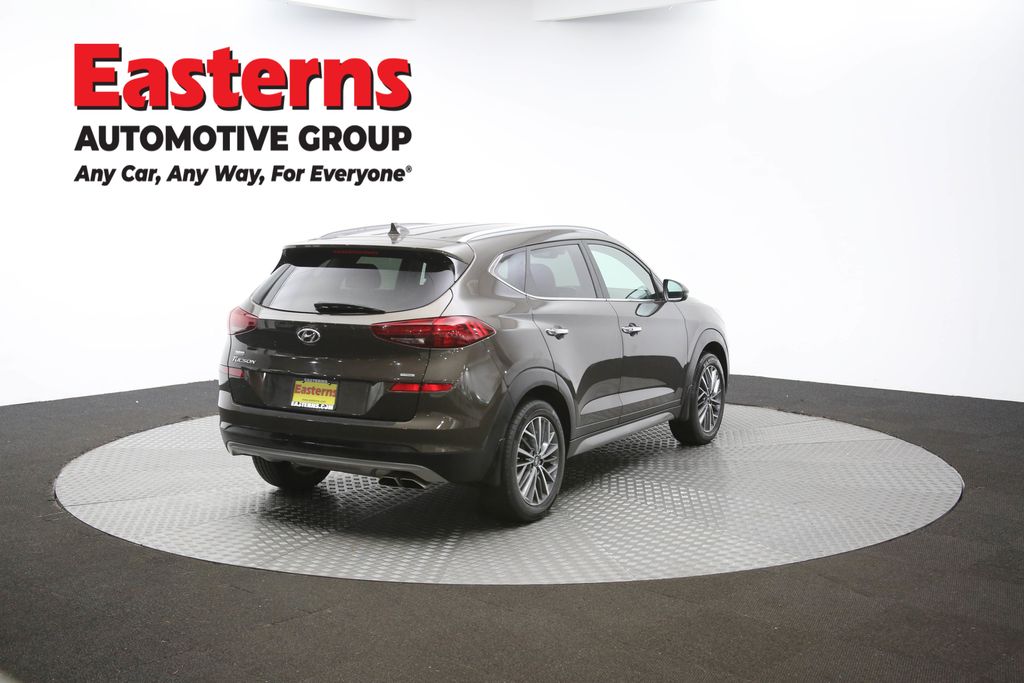Vehicle image 25 of 61
