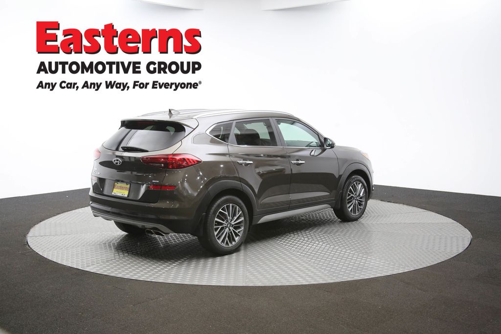 Vehicle image 21 of 61