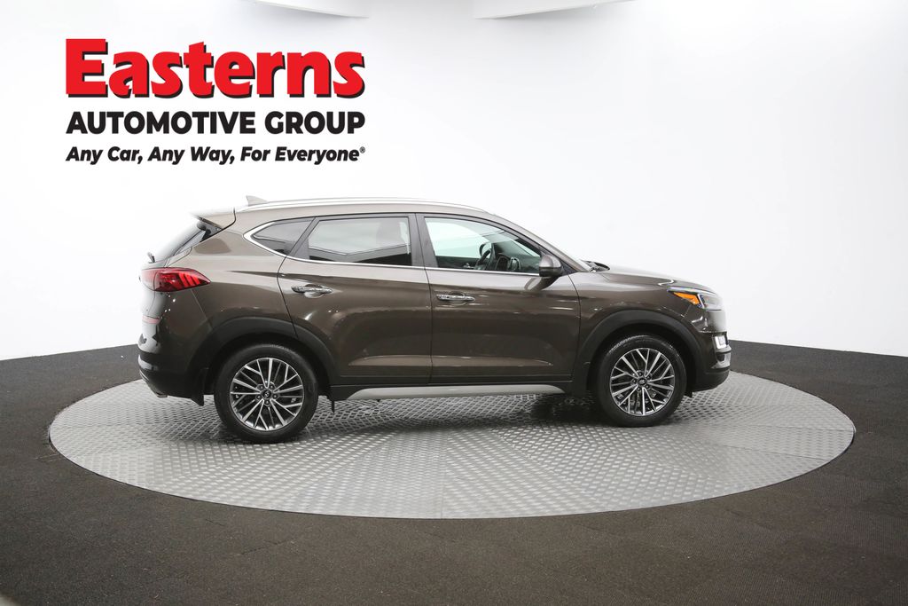 Vehicle image 18 of 61