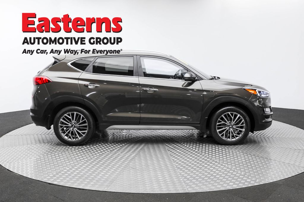 Vehicle image 16 of 61